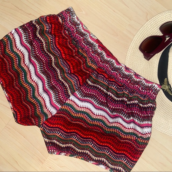 Size M Waterproof Beach Shorts - Picture 3 of 4